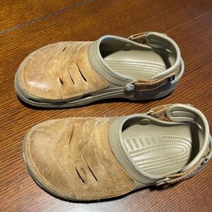 Crocs Yukon Mesa Slip On Clog Khaki with tan Leather. Size 8